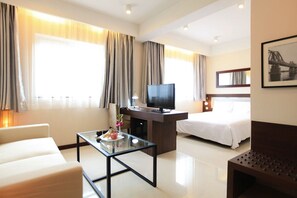 Deluxe Room | Premium bedding, minibar, in-room safe, blackout drapes - Hong Ha Hotel (Hanoi)