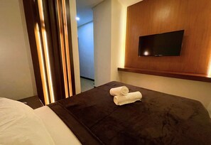 Bureau, Wi-Fi gratuit, draps fournis