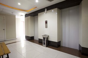 Hallway - Hotel 99 Cubao Quezon City (Quezon City)
