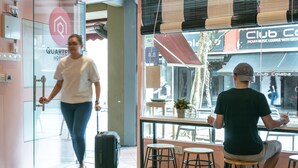 Lobby lounge - Quarters Capsule Hostel (Singapore)
