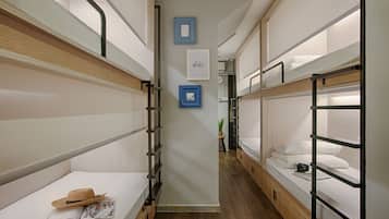 Zimmersafe, kostenloses WLAN, Bettwäsche