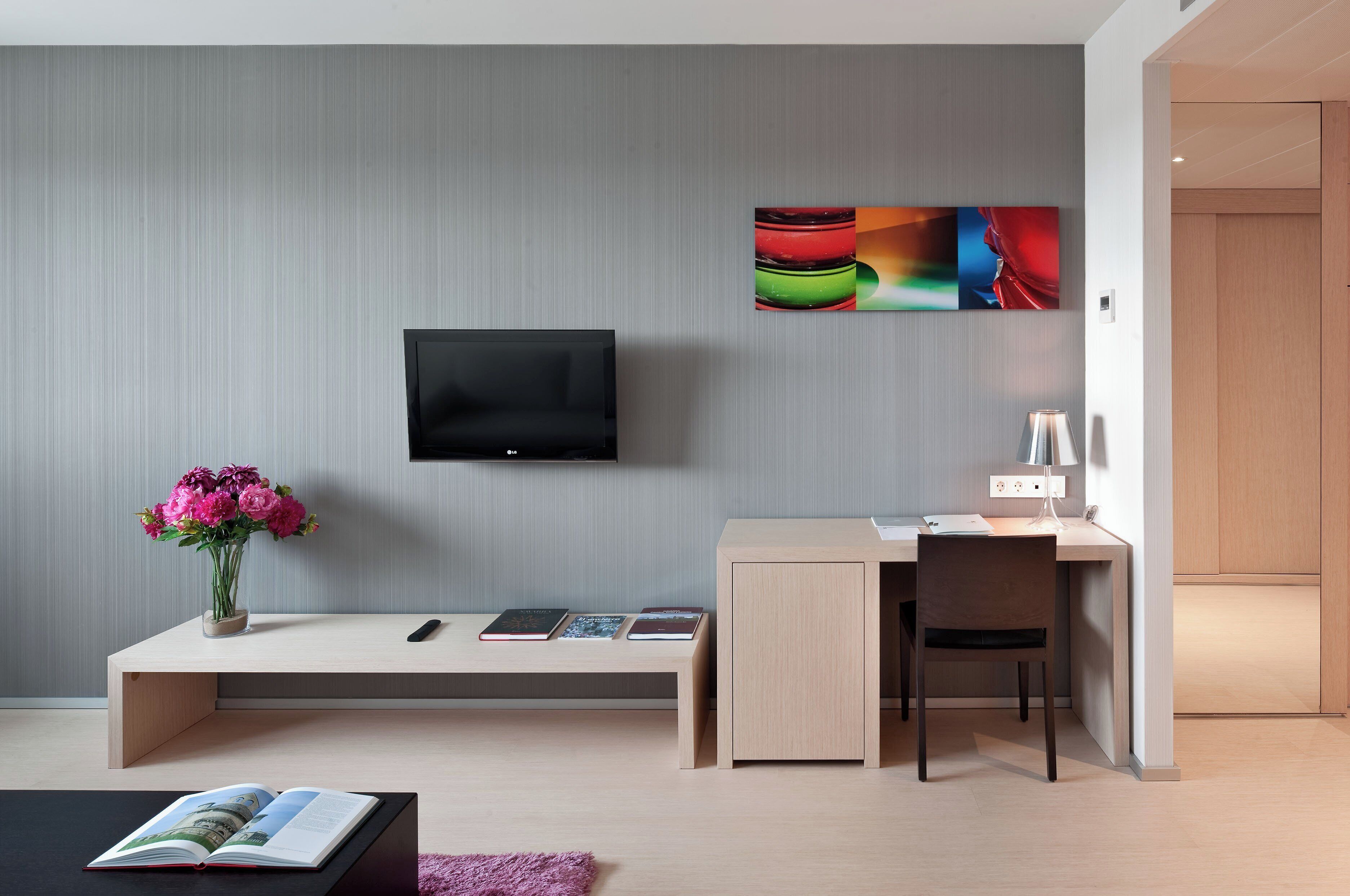 junior suite | 1 bedroom, premium bedding, down duvets, select comfort beds