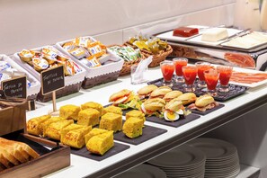 Daily buffet breakfast (EUR 13 per person)