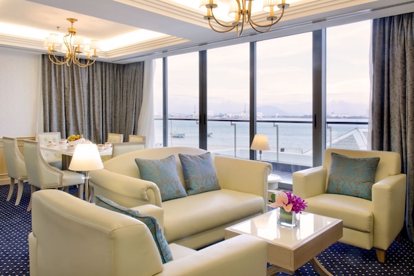 Royal suite | Woonkamer | Lcd-televisie