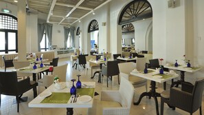 Daily buffet breakfast for a fee - Royale Chulan Penang (George Town)