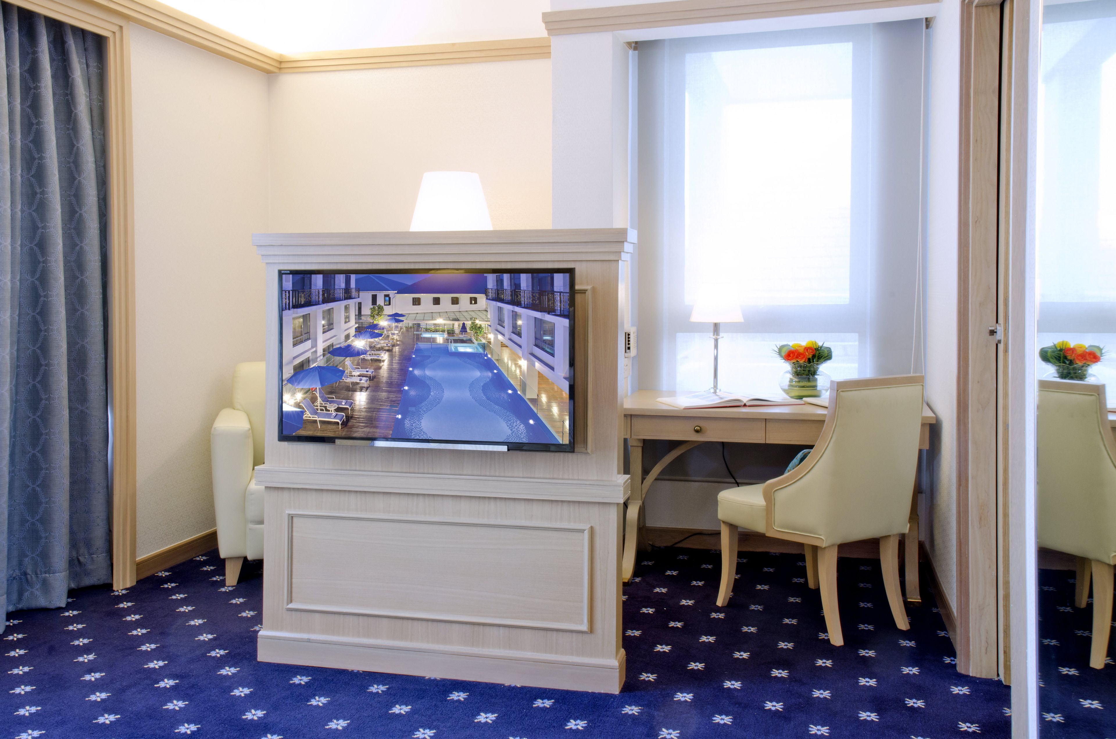 corner room | room amenity