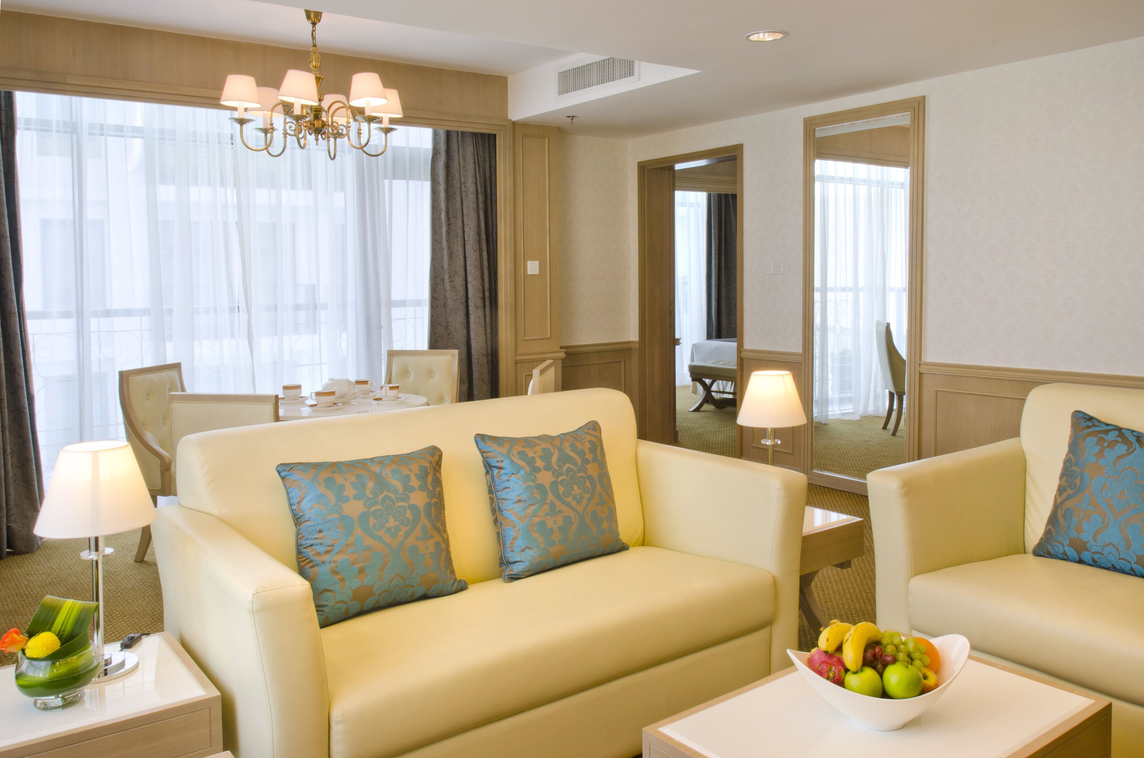 deluxe suite | living room | lcd tv