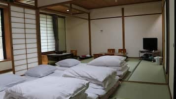 Down comforters, blackout drapes, free WiFi, bed sheets