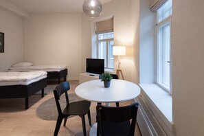 Studio Economy | StrykjÀrn/strykbrÀda, gratis wi-fi och sÀngklÀder