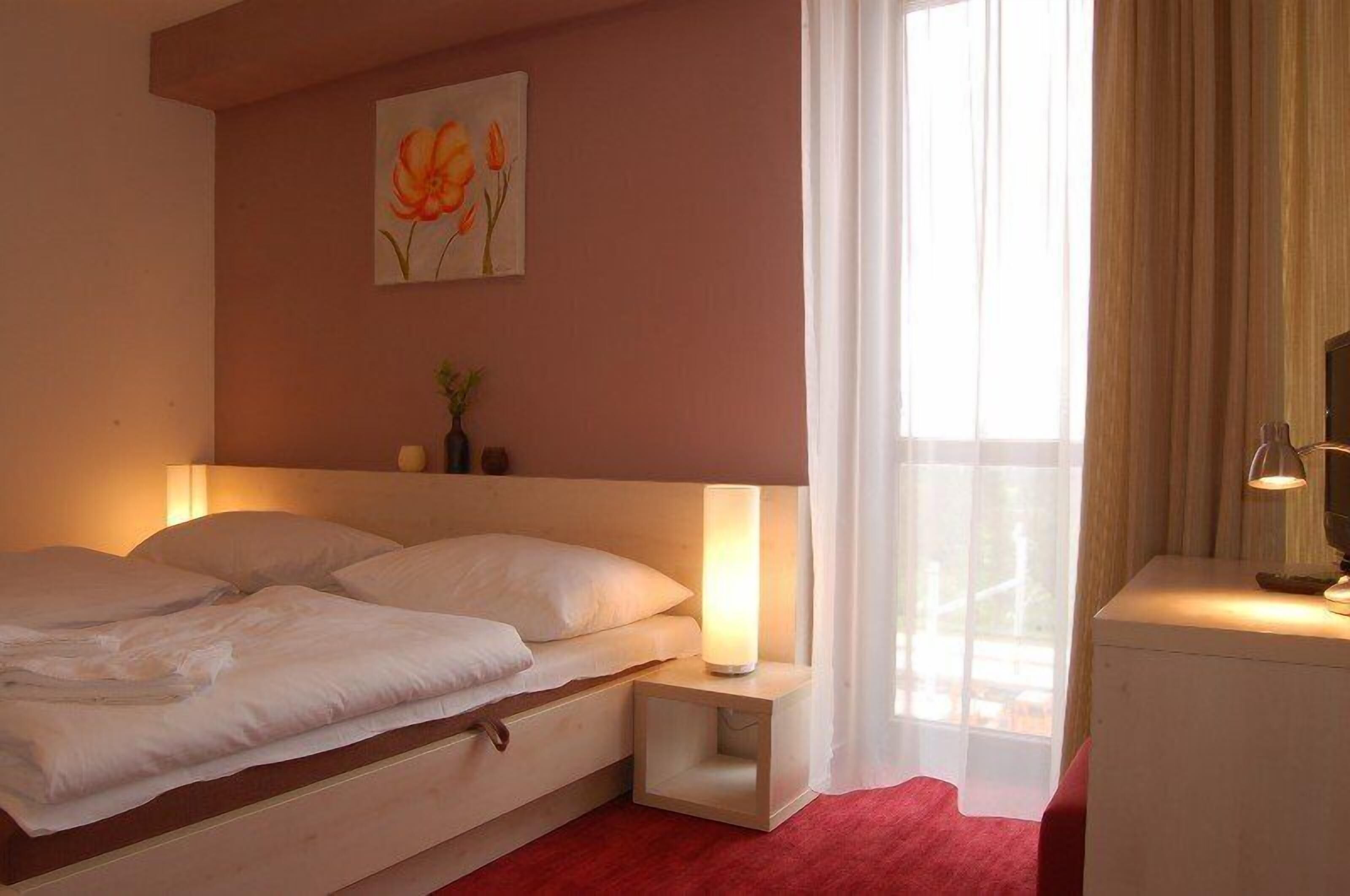 1 bedroom, minibar, in-room safe, laptop workspace