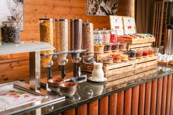 Daily buffet breakfast (EUR 17 per person)