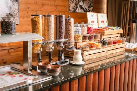 Daily buffet breakfast (EUR 17 per person)