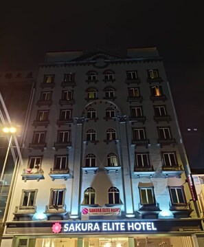 Fachada de la propiedad