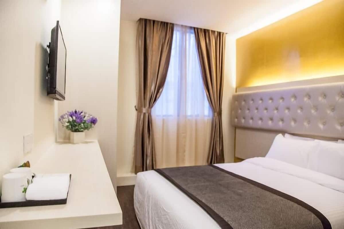 In-room safe, desk, free WiFi, bed sheets