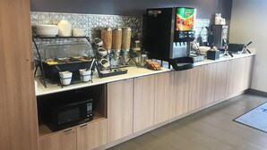 Breakfast area - Microtel Inn & Suites By Wyndham Georgetown Delaware Beaches (Georgetown)