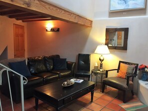 Decoración personalizada, muebles diferentes y wifi gratis