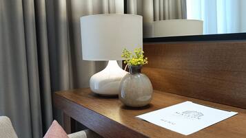 Ylelliset vuodevaatteet, työpöytä, äänieristys, ilmainen Wi-Fi