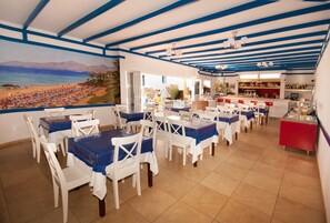 Se ofrece un desayuno a la carta (7.5 EUR por persona)