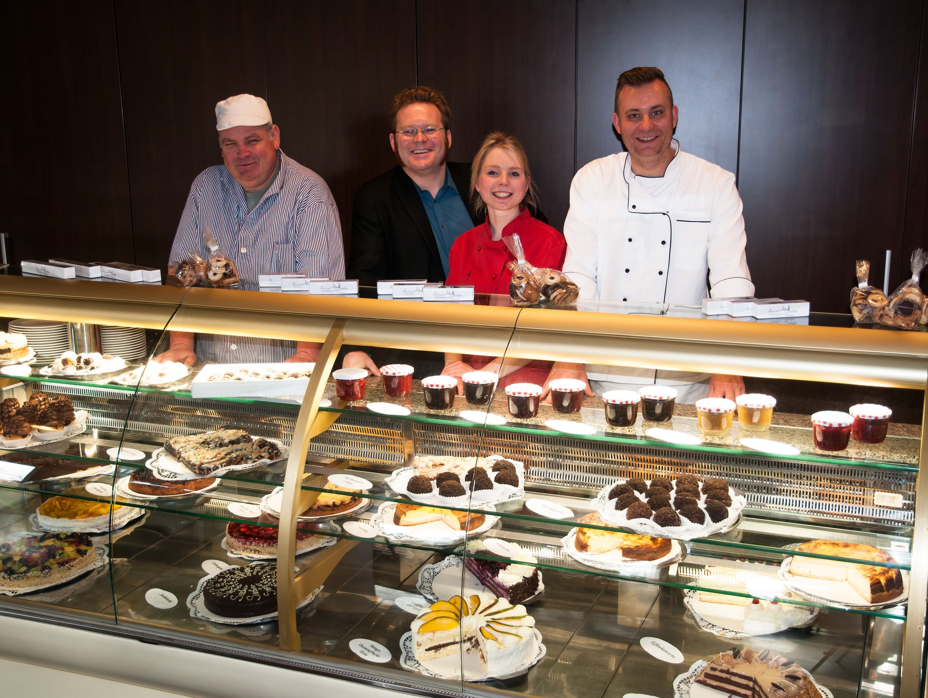 breakfast, lunch, dinner served; german cuisine, al fresco dining