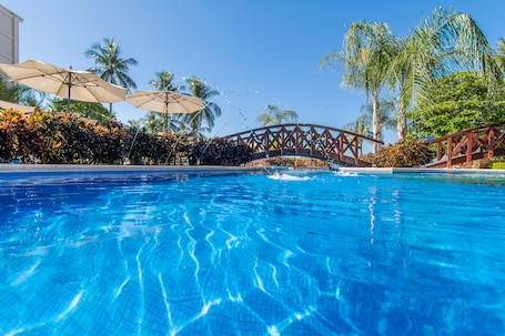 Outdoor pool, pool umbrellas, sun loungers