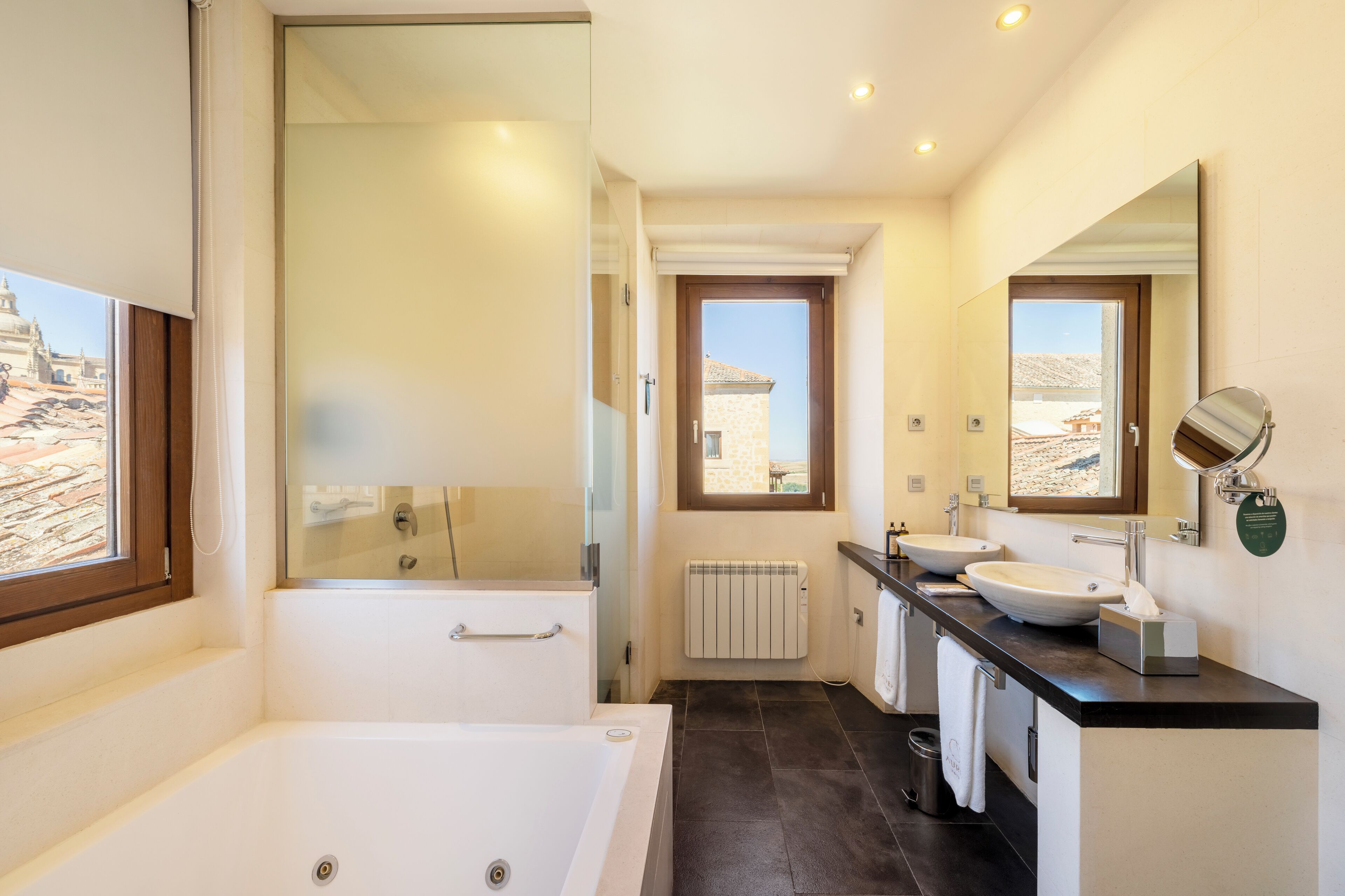 1 bedroom, minibar, in-room safe, desk