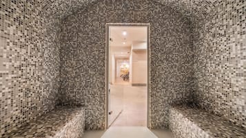 Sauna, steam room, Turkish bath/hammam, body treatments, facials