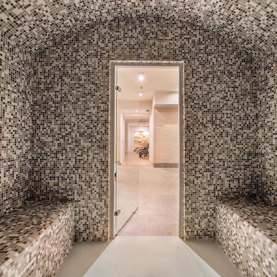 Sauna, steam room, Turkish bath, body treatments, facials