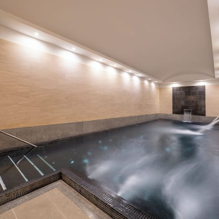 Sauna, steam room, Turkish bath, body treatments, facials