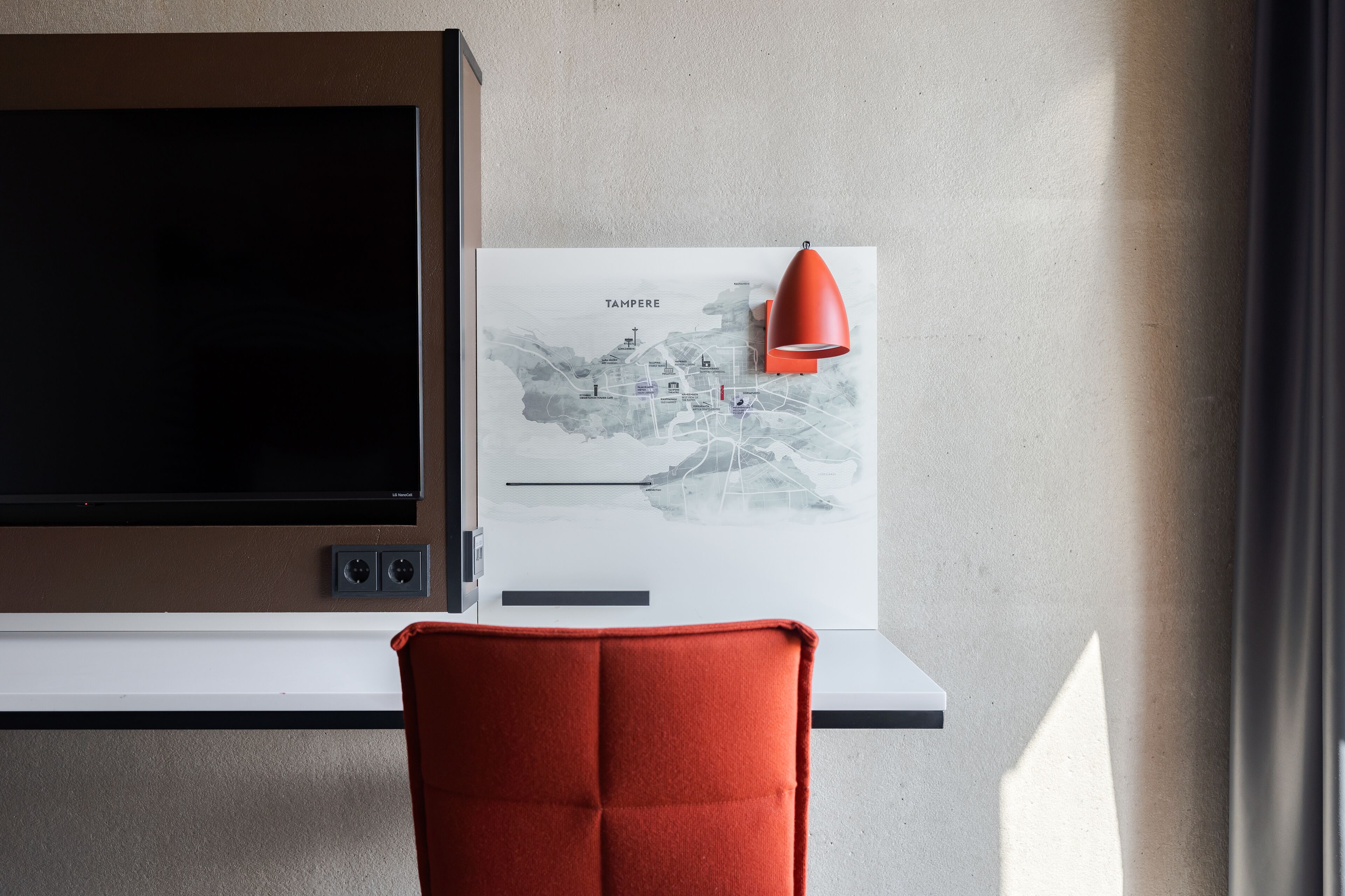 minibar, in-room safe, individually decorated, desk