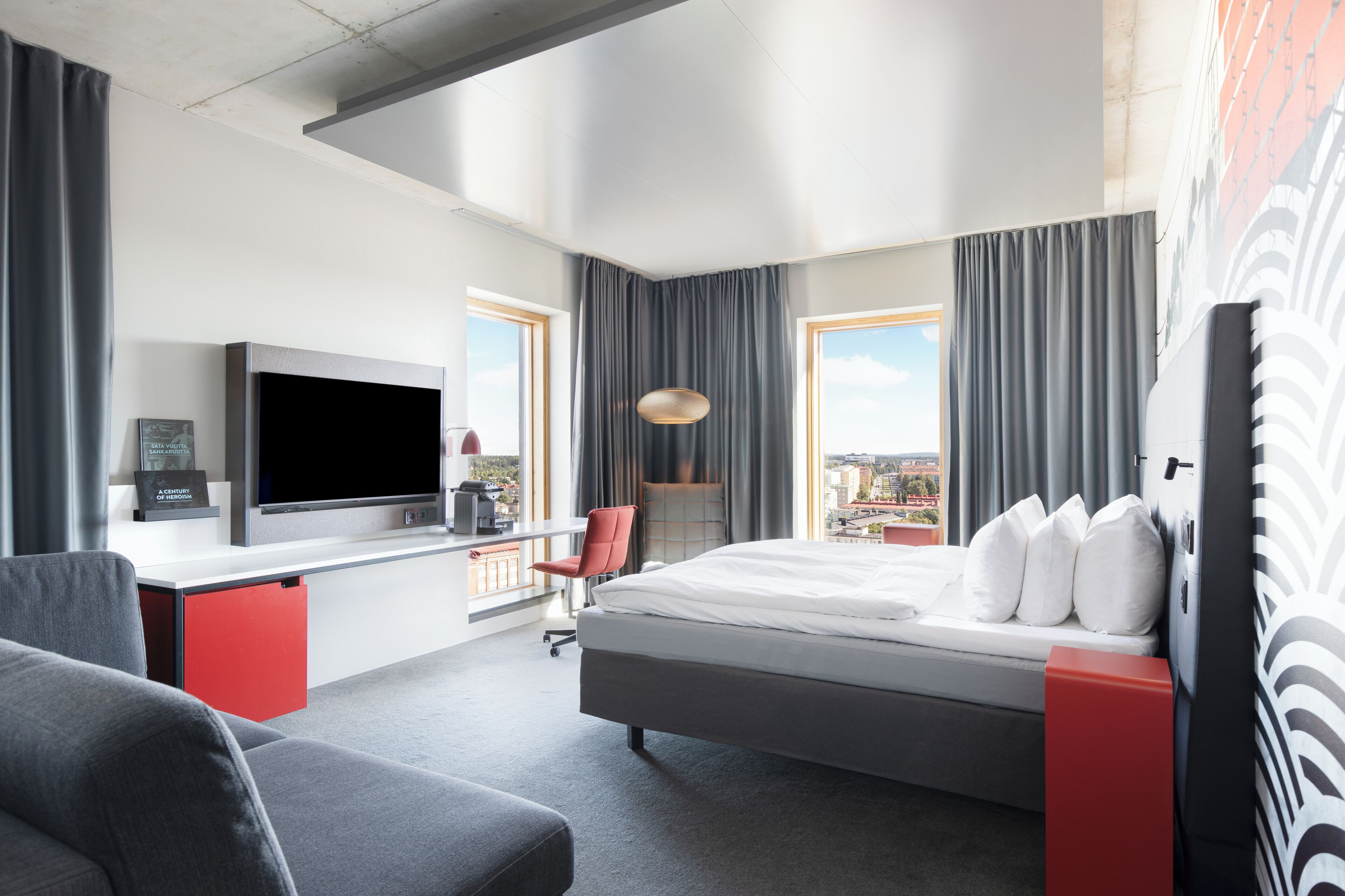 Room (Solo Supreme with divan sofa) | Minibar, in-room safe, individually decorated, desk