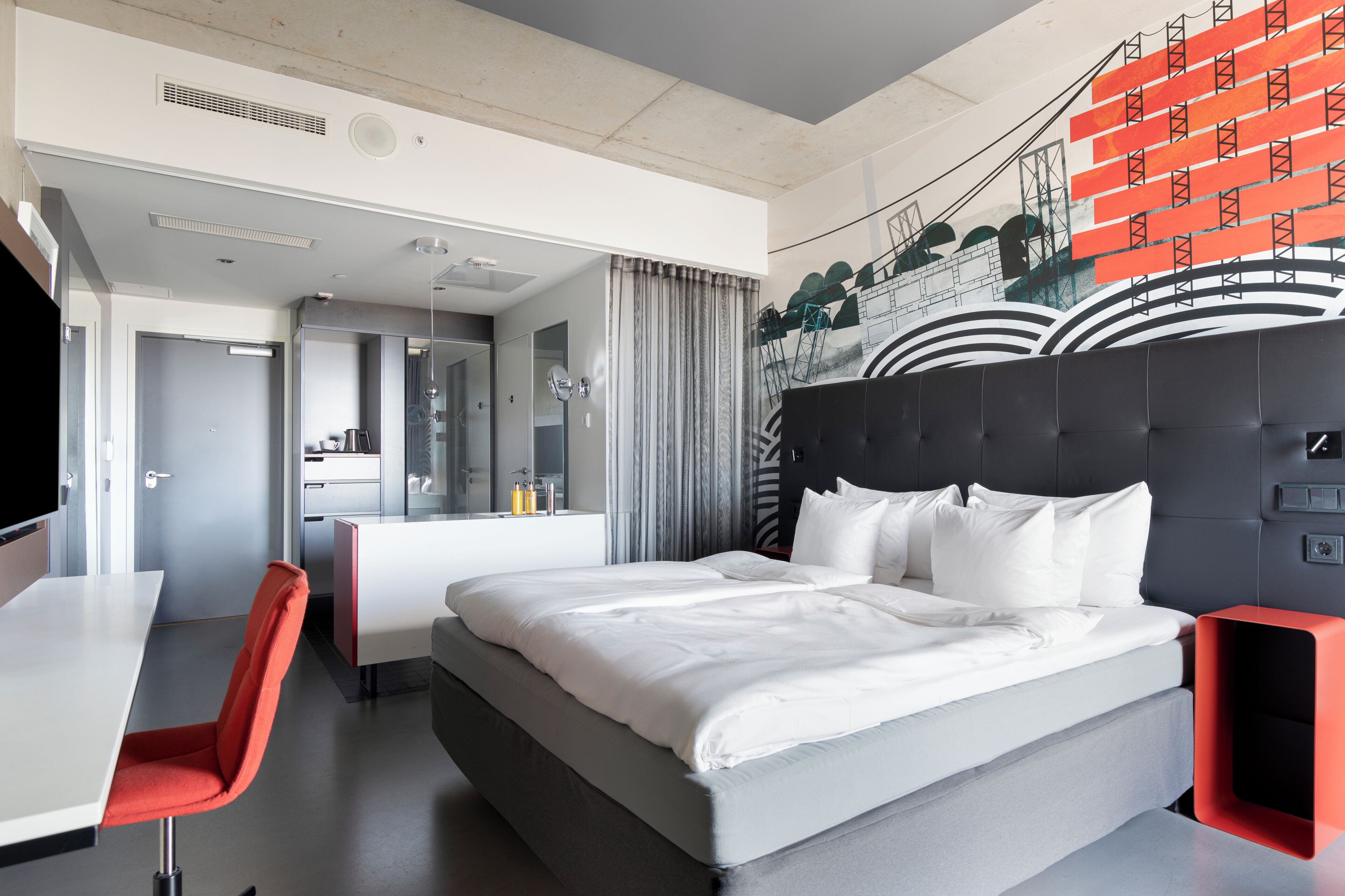 Room, 1 King Bed (Solo Up) | Minibar, in-room safe, individually decorated, desk