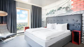 Phòng (Solo Supreme with divan sofa) | Minibar, két bảo mật tại phòng, trang trí khác biệt, bàn