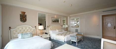 Habitación familiar, vista al océano | 1 habitación, minibar y caja de seguridad en la habitación