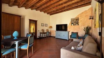 Family Apartment, 2 Bedrooms | Living area