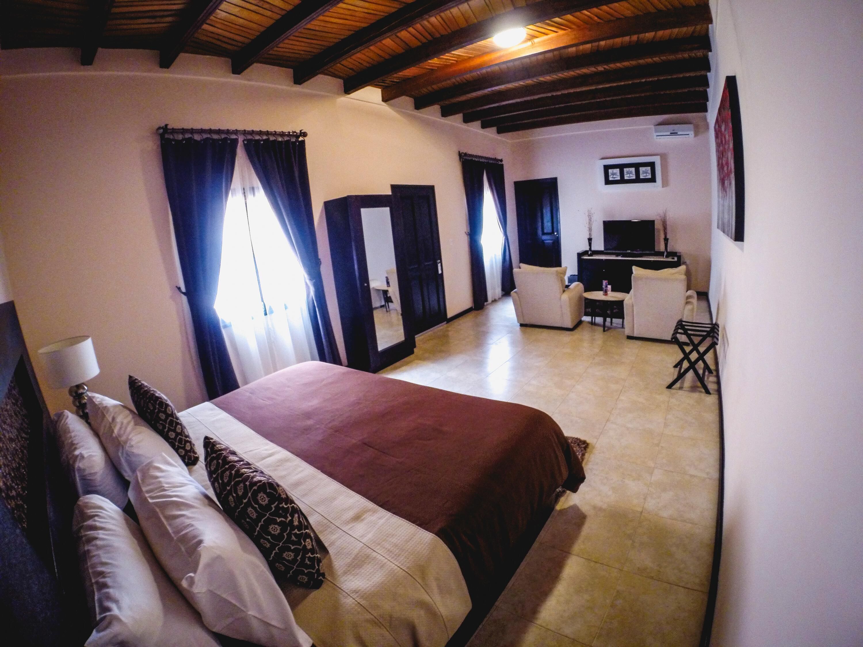 In-room safe, free WiFi, bed sheets