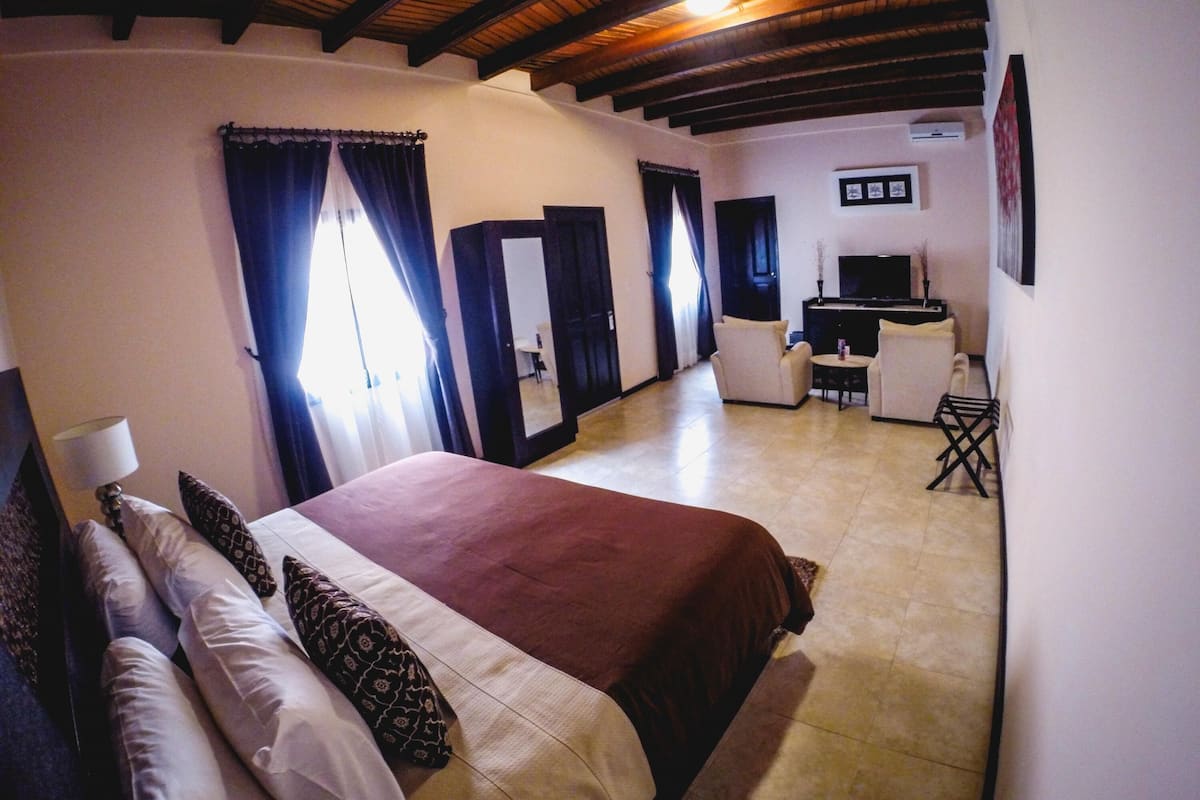 In-room safe, free WiFi, bed sheets
