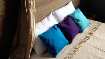 Apartment, 2 Bedrooms | Desk, free WiFi