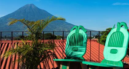 Uxlabil Hotel y Galeria Antigua