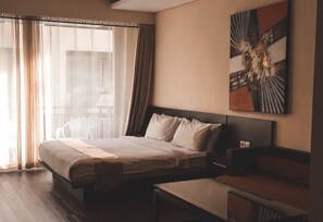 Deluxe-Studiosuite, 1 King-Bett, Poolzugang | Ausblick vom Zimmer