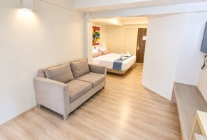 Superior Double | Hypo-allergenic bedding available, in-room safe, desk, bed sheets - Sawasdee House (Bangkok)