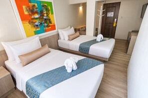 Standard Twin | Hypo-allergenic bedding available, in-room safe, desk, bed sheets - Sawasdee House (Bangkok)
