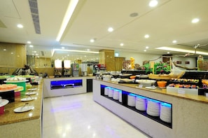 Breakfast, lunch and dinner served - Hoya Resort Hotel Hualien (Hualien City)