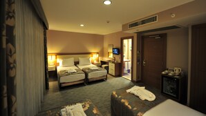 Standard Double or Twin Room, 1 Bedroom, Non Smoking, City View | Premium bedding, minibar, in-room safe, soundproofing - Yasmak Comfort Hotel (Istanbul)