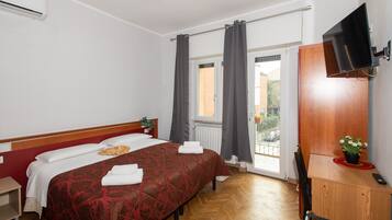Double or Twin Room | In-room safe, individually furnished, desk, laptop workspace