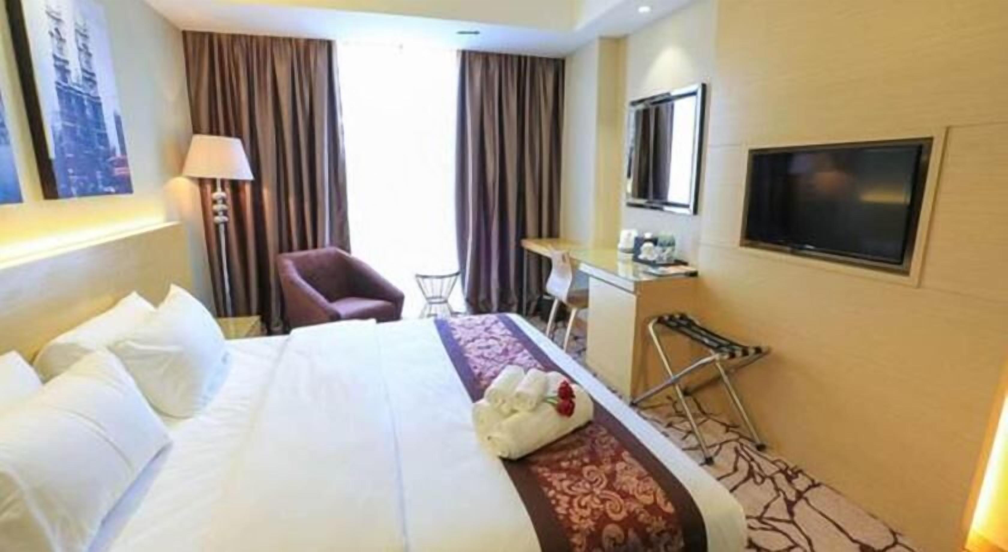 Minibaari, tallelokero huoneessa, silitysrauta/-lauta, ilmainen Wi-Fi