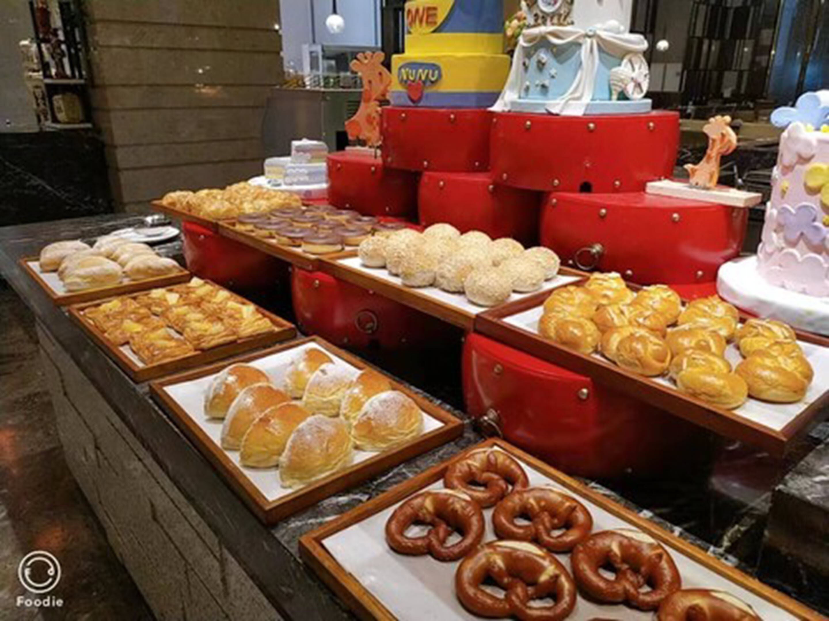 breakfast (cny 118 per person)