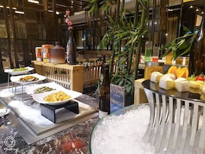 Petit déjeuner buffet servi en supplément