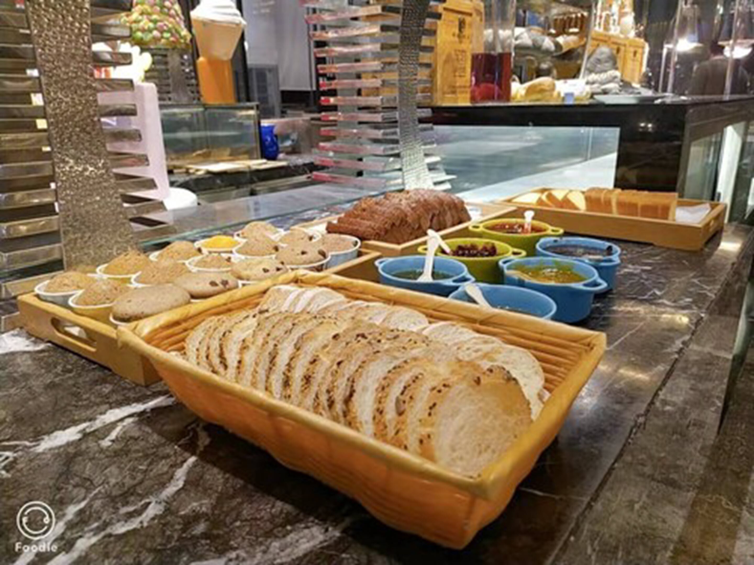 breakfast (cny 118 per person)