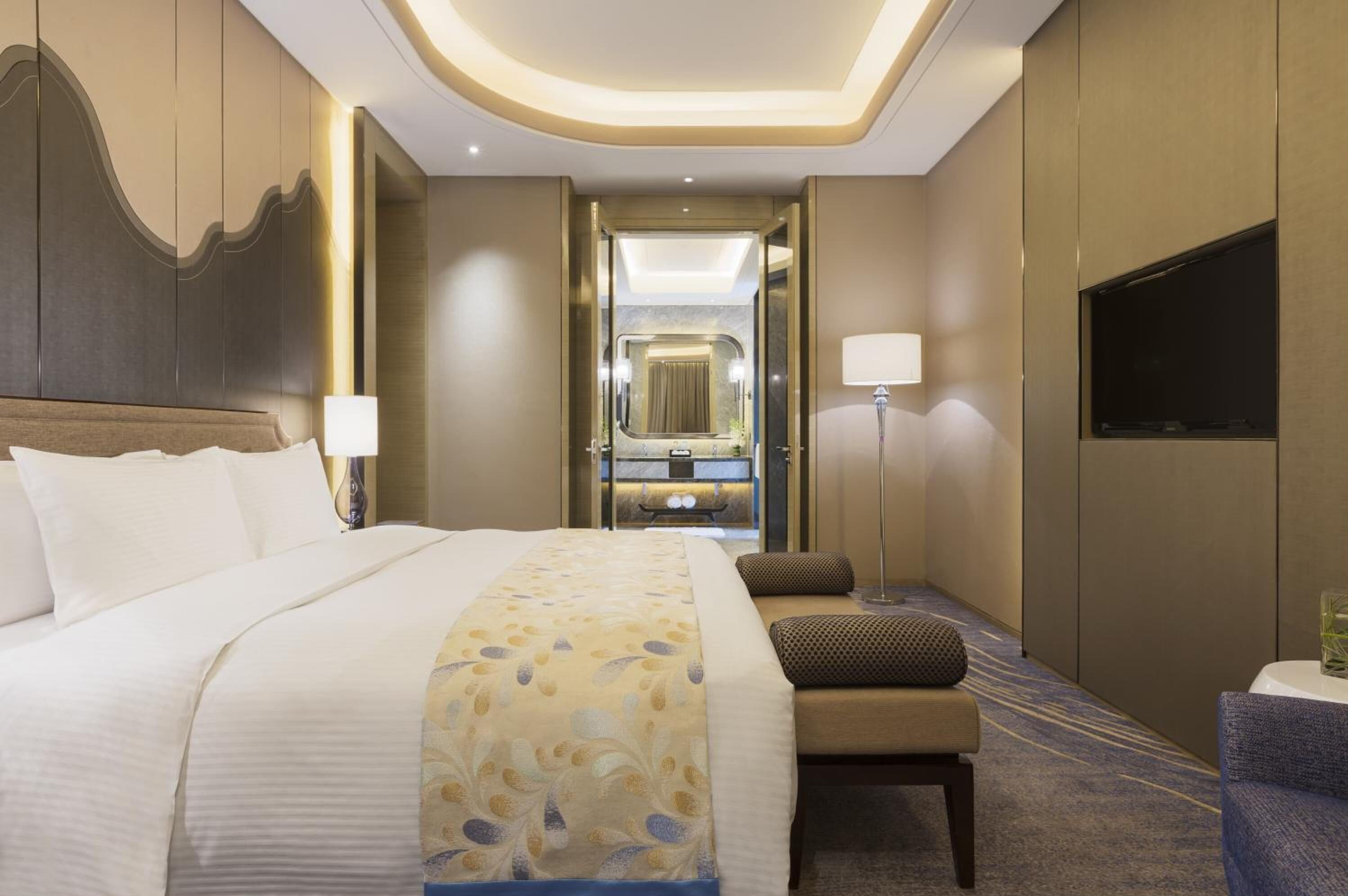 down duvets, minibar, in-room safe, desk