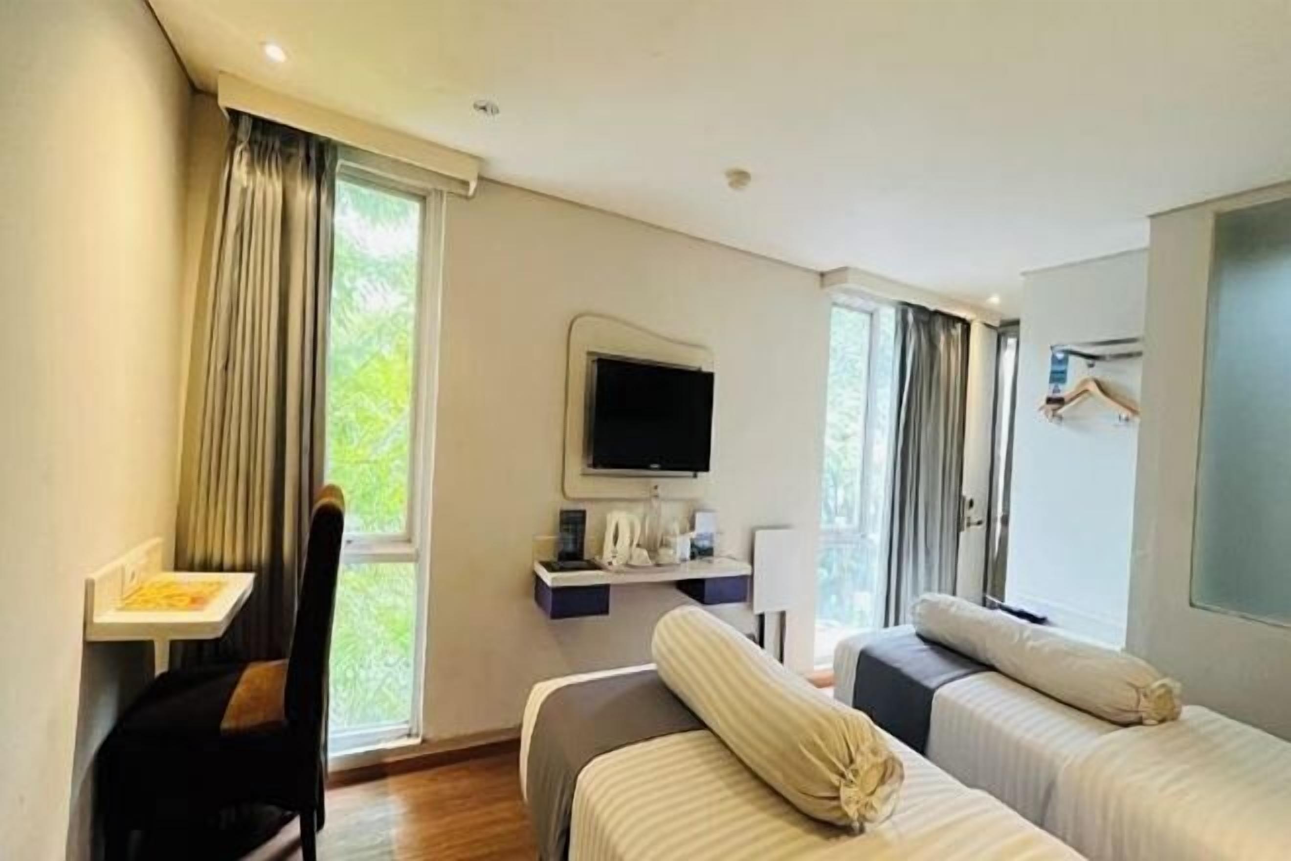 In-room safe, iron/ironing board, free WiFi